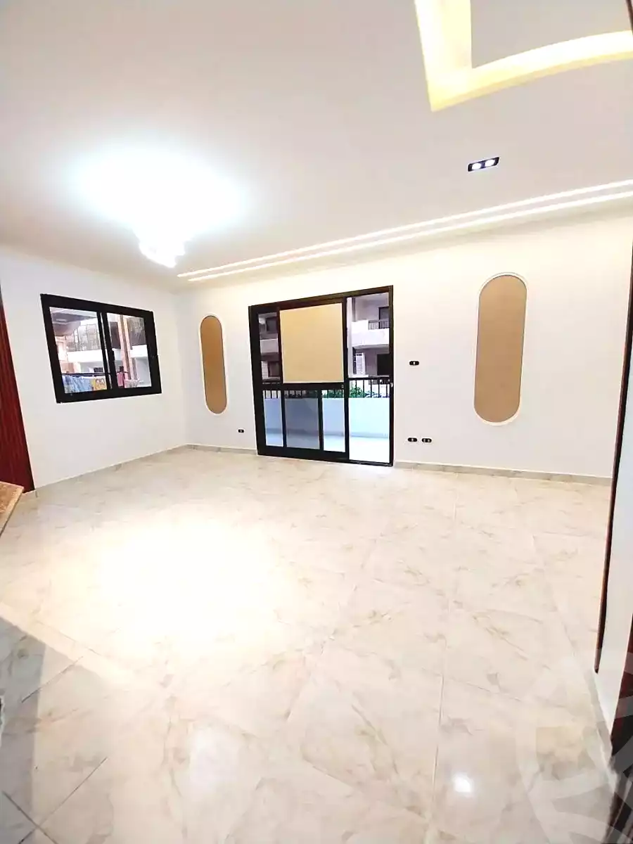 https://aqarmap.com.eg/ar/listing/7306080-for-sale-alexandria-al-agamy-shataa-el-nakheel