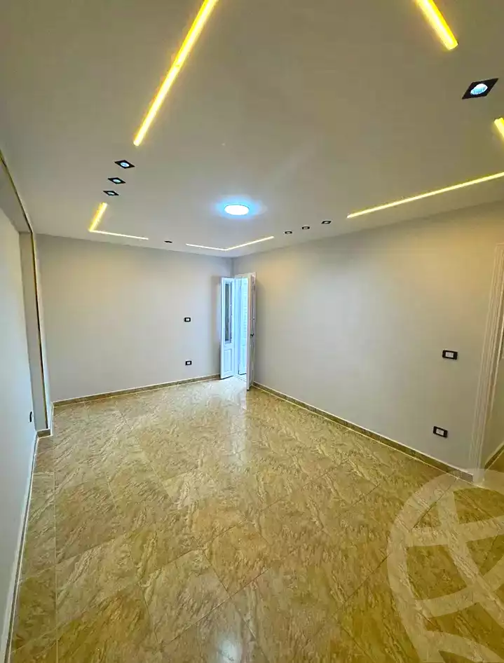 https://aqarmap.com.eg/ar/listing/7307021-for-sale-alexandria-miami-mohammed-ibn-taher-st