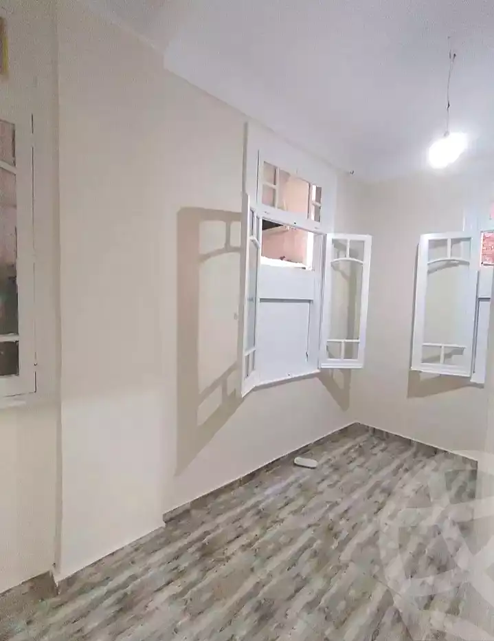 https://aqarmap.com.eg/ar/listing/7307358-for-rent-alexandria-sporting-shr-bwr-s-yd
