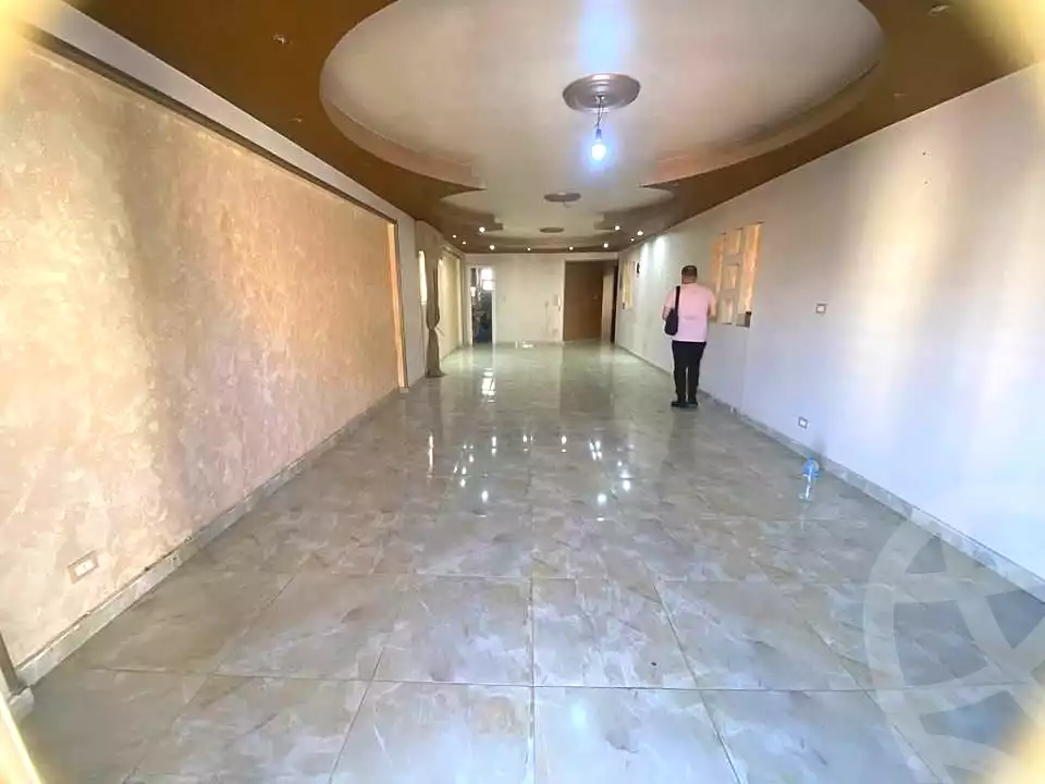 https://aqarmap.com.eg/ar/listing/7307569-for-sale-alexandria-miami-shr-jml-bd-lnsr