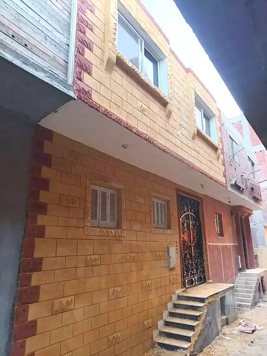 https://aqarmap.com.eg/ar/listing/7307698-for-sale-cairo-helwan-kwrnysh-hlwn