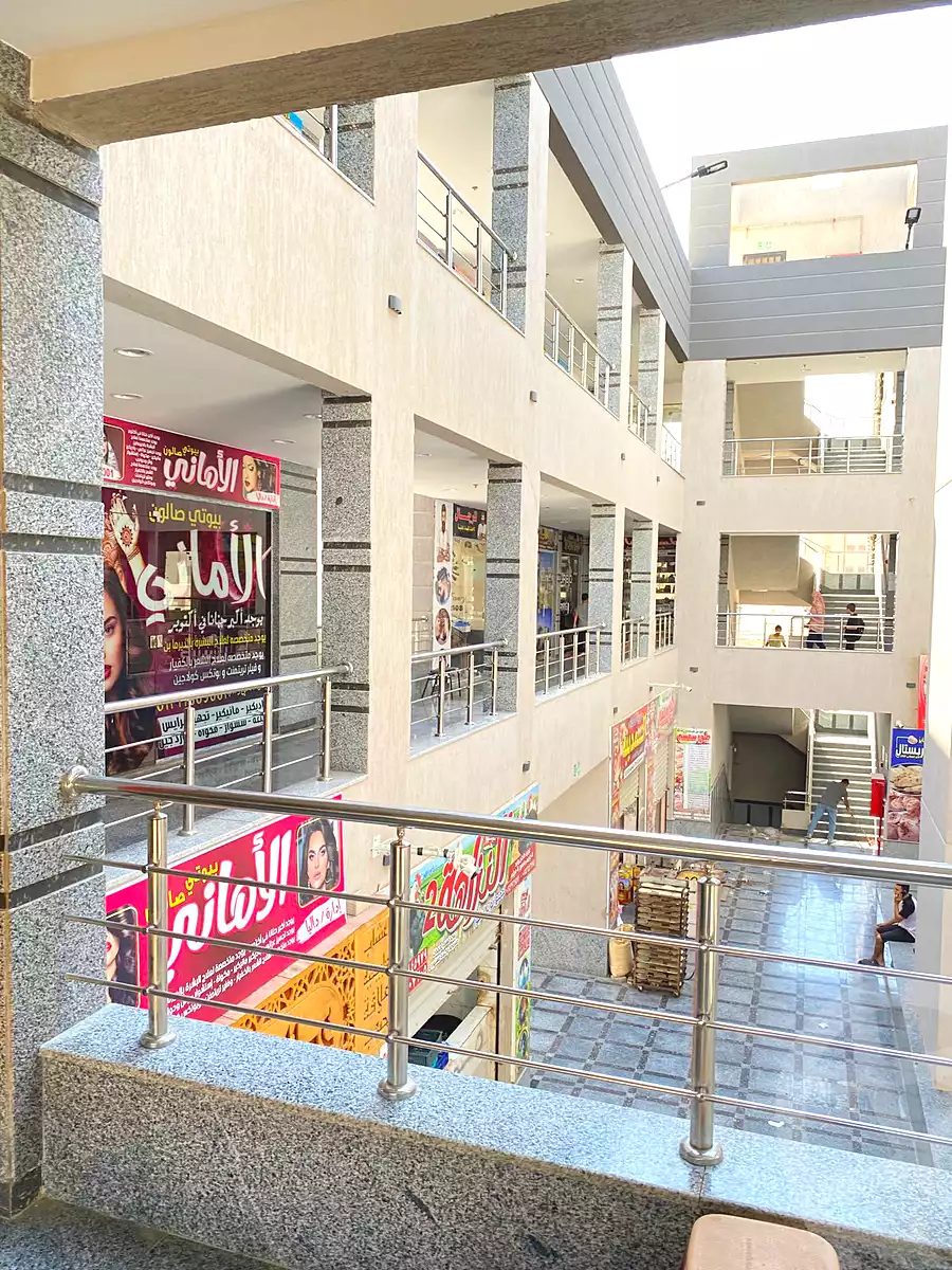 https://aqarmap.com.eg/ar/listing/7309196-for-sale-cairo-6th-of-october-compounds-royal-plaza-mall-beyond-holding