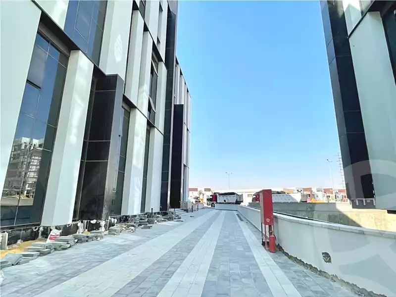 https://aqarmap.com.eg/en/listing/7303103-for-sale-cairo-new-cairo-compounds-hyde-park-business-district