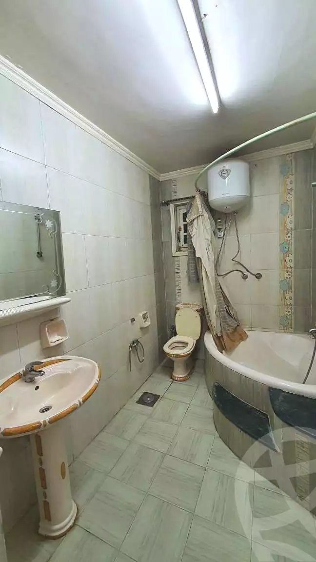 https://aqarmap.com.eg/ar/listing/7311911-for-rent-cairo-helwan-helwan-el-sharkeya-borhan-st