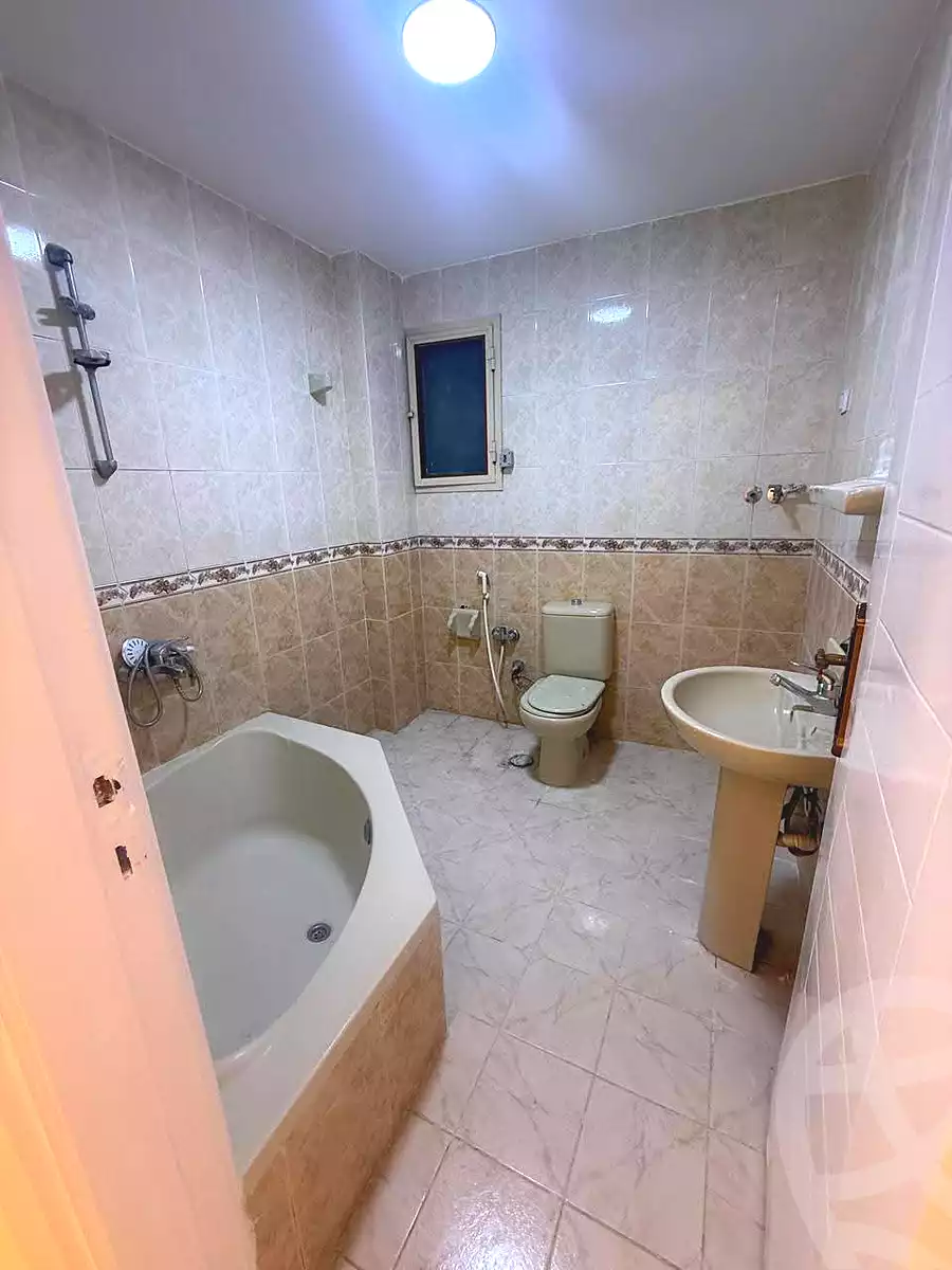 https://aqarmap.com.eg/ar/listing/7308525-for-sale-alexandria-sydy-bshr-sydy-bshr-bhry-shr-khld-bn-lwlyd