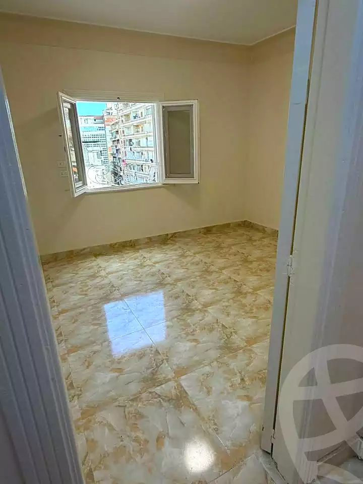 https://aqarmap.com.eg/ar/listing/7313278-for-sale-alexandria-miami-el-sebaey-st