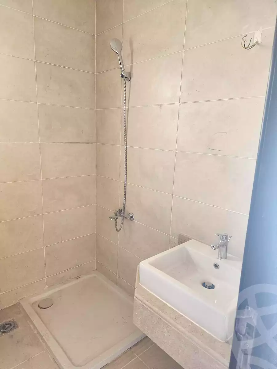 https://aqarmap.com.eg/ar/listing/7313483-for-sale-cairo-el-sheikh-zayed-city-compounds-dh-drys