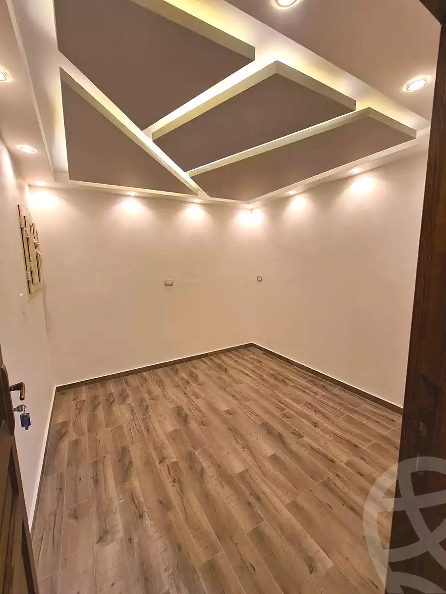 https://aqarmap.com.eg/en/listing/7315133-for-rent-alexandria-el-montazah-compounds-in-el-montazah-royal-plaza-compound-al-halawany
