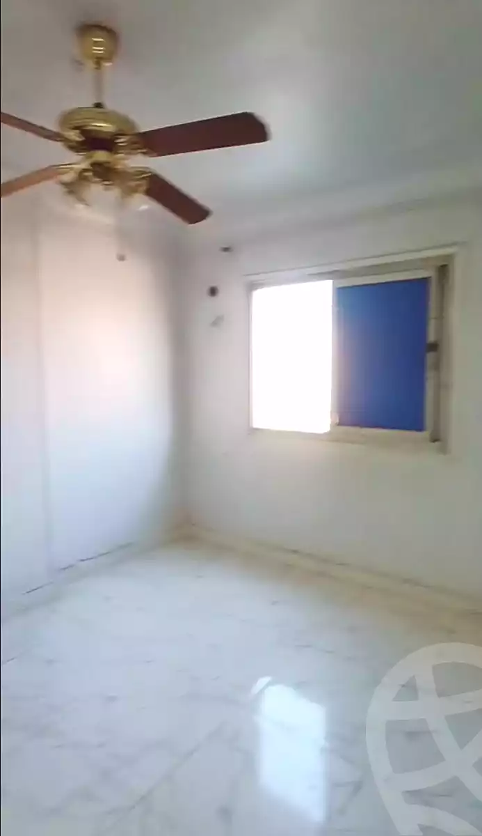 https://aqarmap.com.eg/ar/listing/7315513-for-rent-alexandria-al-agamy-el-hanouvel-el-zahraa-city-st
