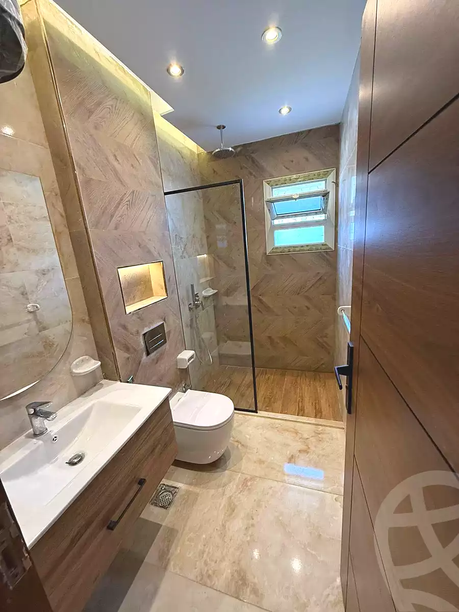 https://aqarmap.com.eg/ar/listing/7316090-for-sale-cairo-new-cairo-compounds-mountain-view1-1-compound