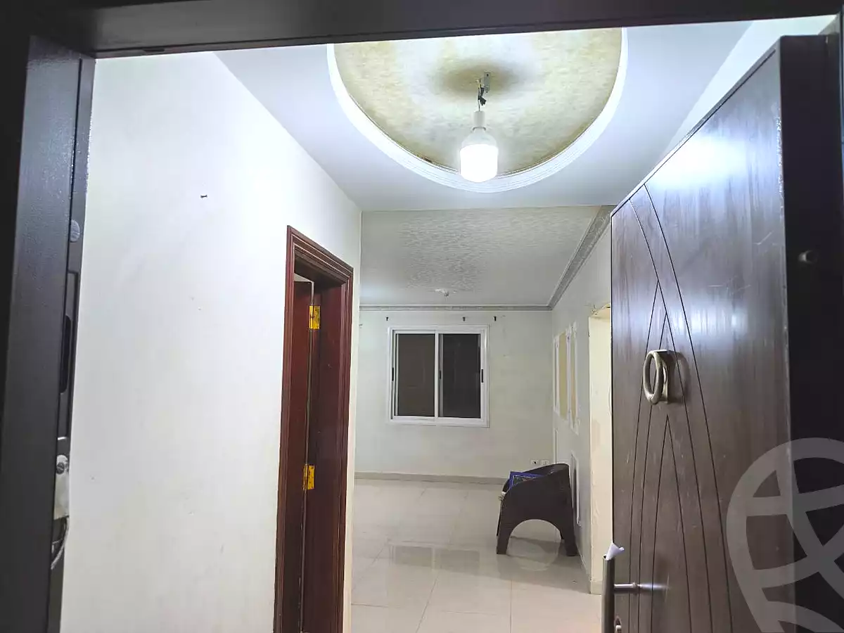 https://aqarmap.com.eg/ar/listing/7316245-for-sale-cairo-new-cairo-lrhb-city-phase-4-mohammed-farid-st