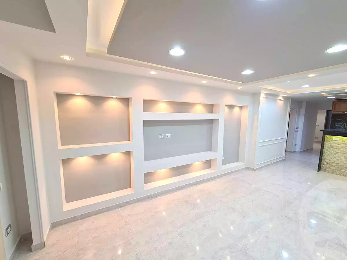 https://aqarmap.com.eg/en/listing/7318114-for-rent-alexandria-el-montazah-compounds-in-el-montazah-royal-plaza-compound-al-halawany