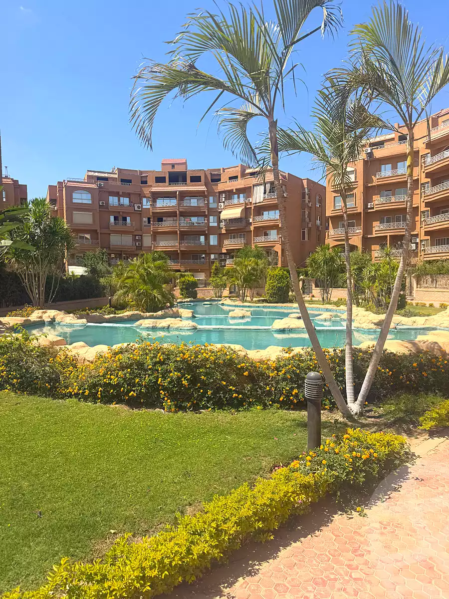 https://aqarmap.com.eg/ar/listing/7318154-for-sale-cairo-el-sheikh-zayed-city-compounds-rawdet-zayed