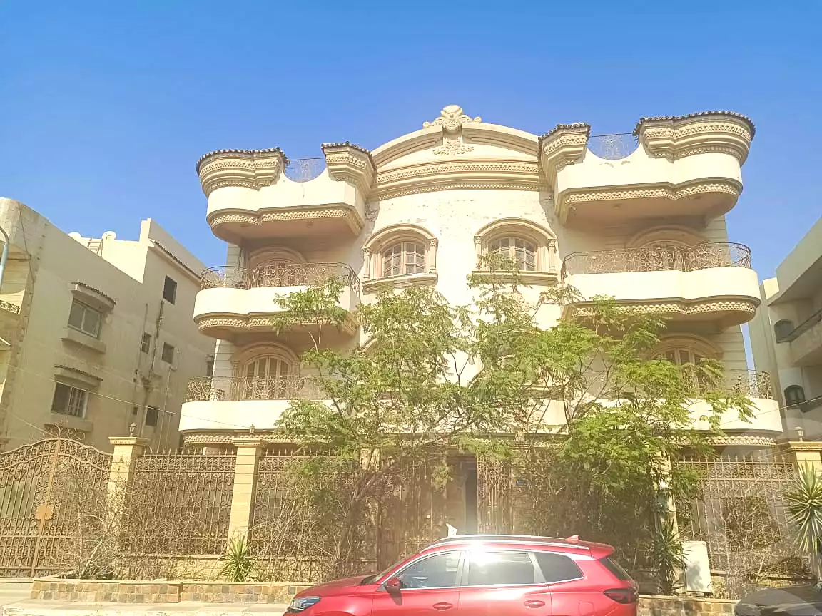 https://aqarmap.com.eg/en/listing/7320637-for-sale-cairo-new-cairo-el-ahyaa-first-neighborhood-omar-ibn-abd-el-aziz-st