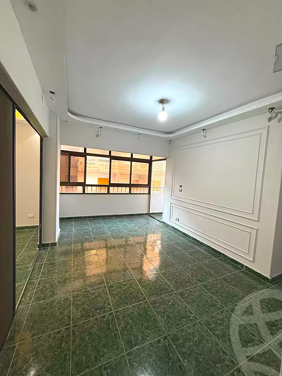 https://aqarmap.com.eg/ar/listing/7321012-for-sale-alexandria-el-asafra-shr-45