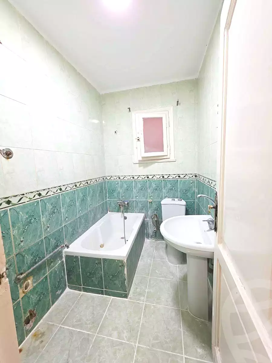 https://aqarmap.com.eg/en/listing/7321189-for-sale-alexandria-al-agamy-shataa-el-nakheel