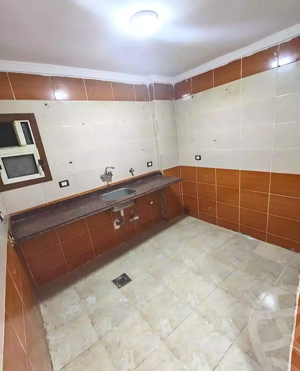 https://aqarmap.com.eg/en/listing/7321313-for-sale-alexandria-al-agamy-el-hanouvel-radwan-st