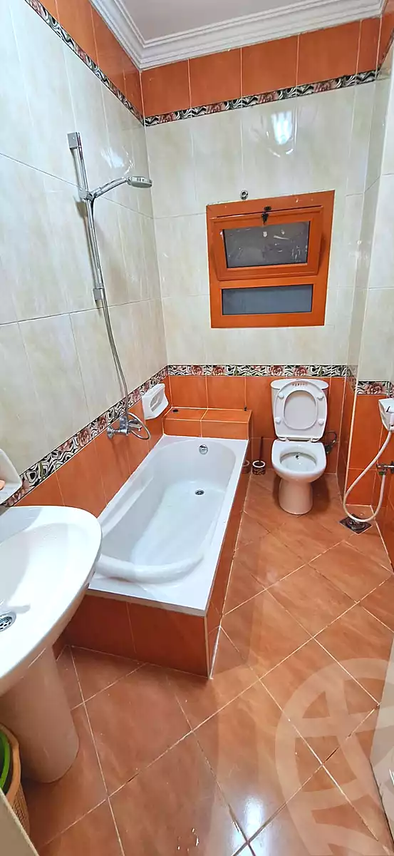 https://aqarmap.com.eg/ar/listing/7321797-for-rent-cairo-el-sheikh-zayed-city-el-hay-elthaleth-elrawda-street
