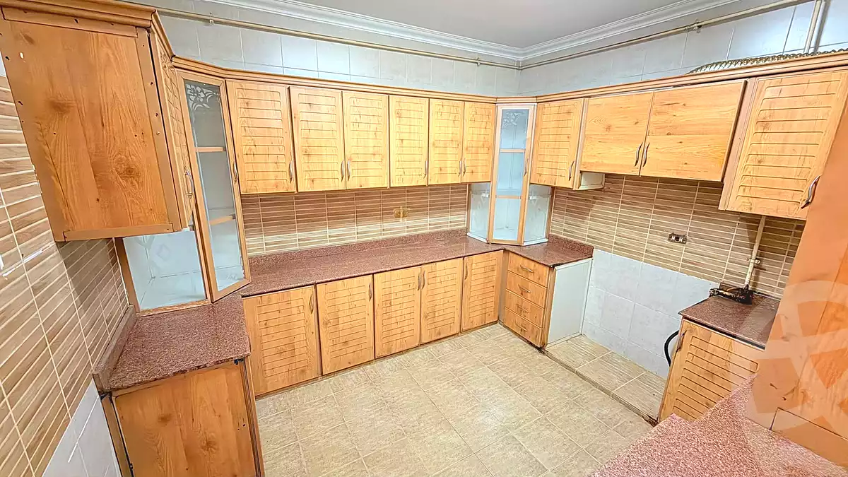 https://aqarmap.com.eg/ar/listing/7321981-for-sale-cairo-6th-of-october-el-ahyaa-neighborhood-2nd-divided-from-al-kafrawei-st