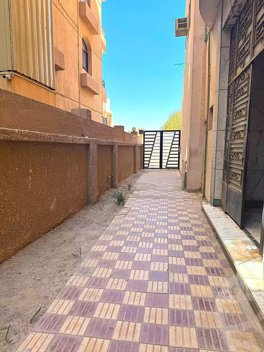 https://aqarmap.com.eg/ar/listing/7322372-for-sale-cairo-6th-of-october-el-ahyaa-neighborhood-5th-street-31