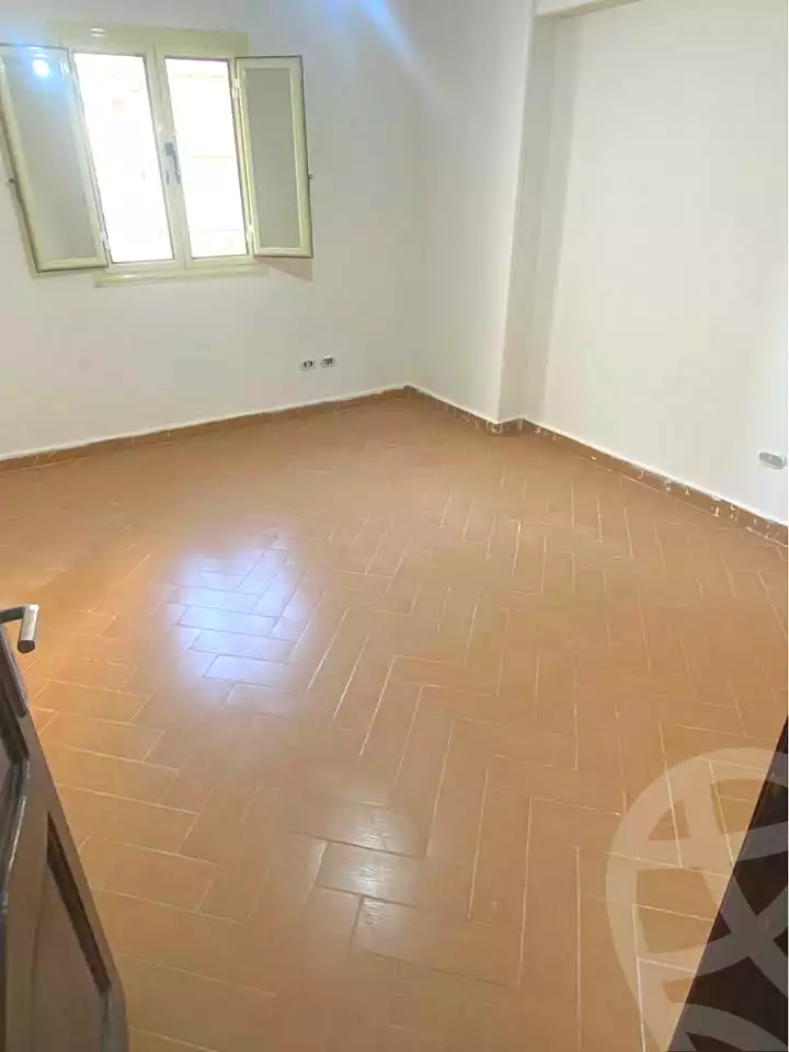 https://aqarmap.com.eg/en/listing/7322399-for-sale-alexandria-ganaklis-shr-bw-qyr-tryq-lhry
