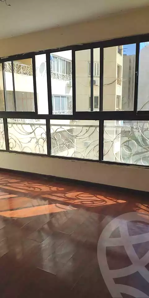 https://aqarmap.com.eg/ar/listing/7322513-for-rent-alexandria-lauran-shaarawy-st