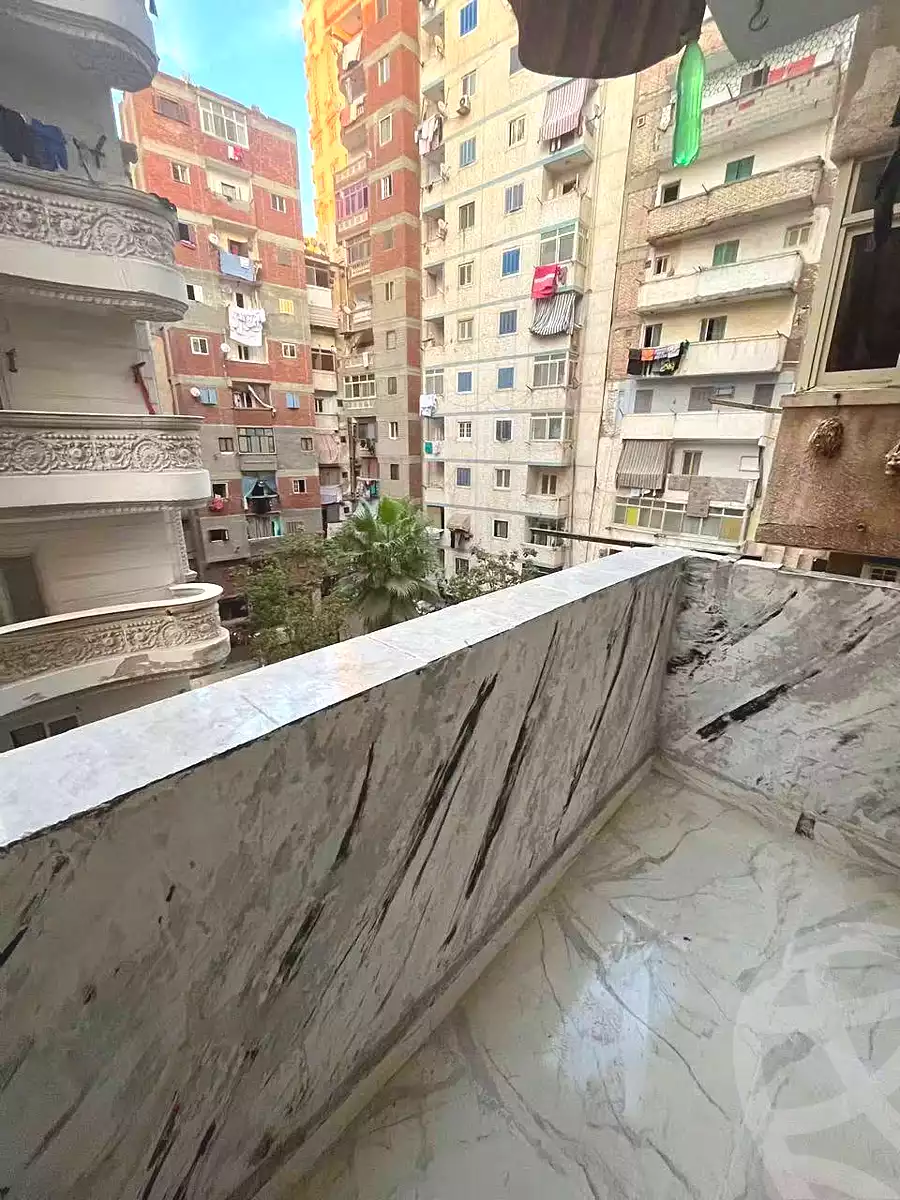 https://aqarmap.com.eg/ar/listing/7323032-for-sale-alexandria-bahray-el-anfoshy-sidi-kazman-st