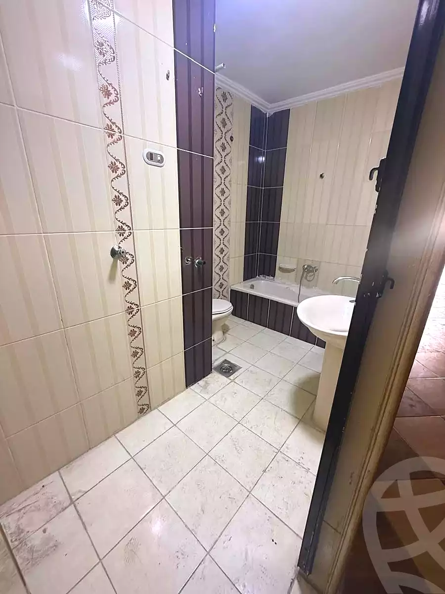 https://aqarmap.com.eg/ar/listing/7323735-for-sale-alexandria-sydy-bshr-sydy-bshr-bhry-ibrahim-el-sayed-st
