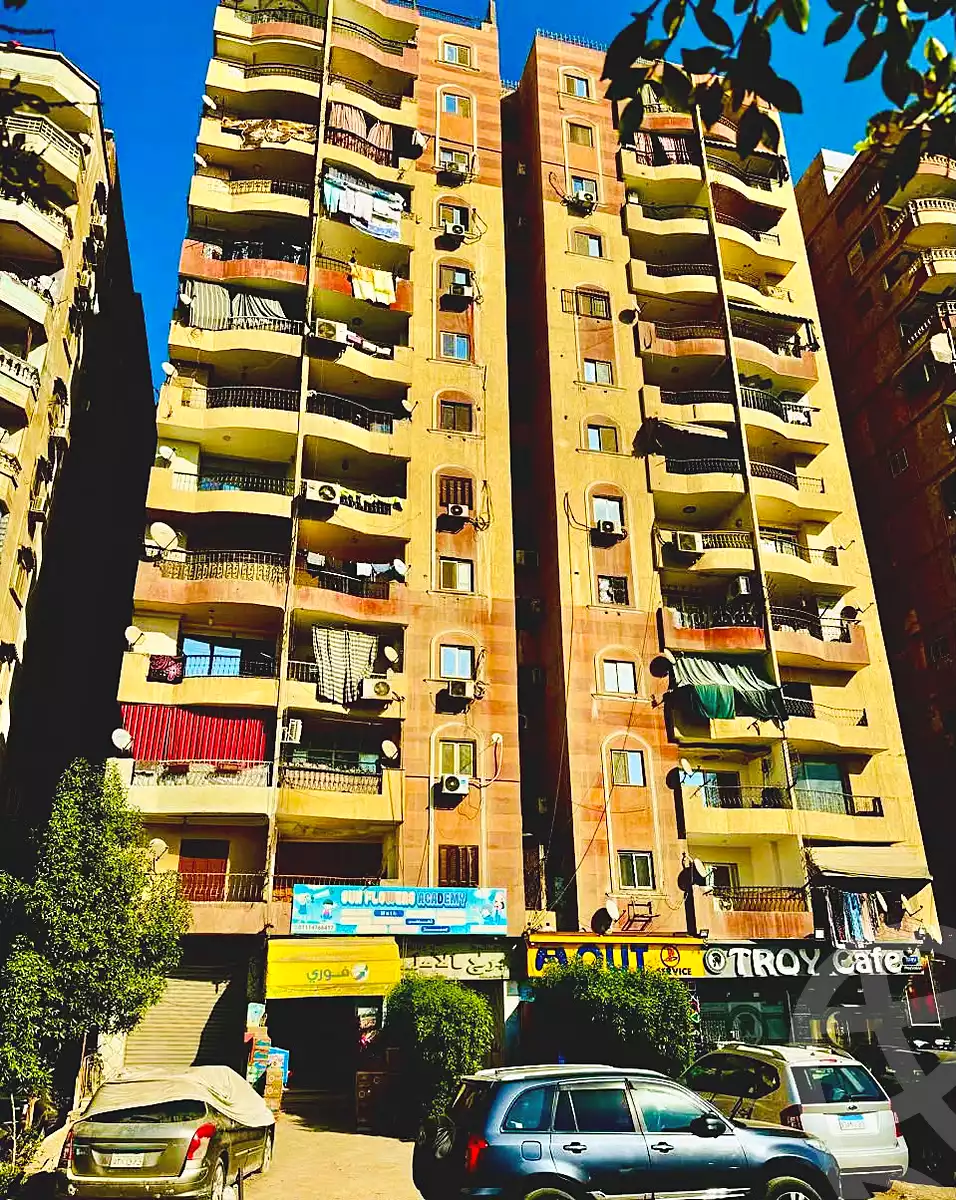 https://aqarmap.com.eg/en/listing/7324008-for-sale-cairo-helwan-hadayek-helwan-nile-corniche-st