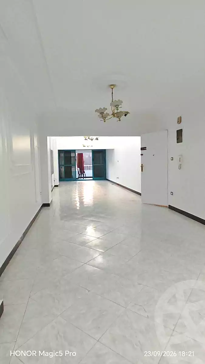https://aqarmap.com.eg/en/listing/7326008-for-sale-cairo-helwan-helwan-el-sharkeya-mostafa-safwat-st