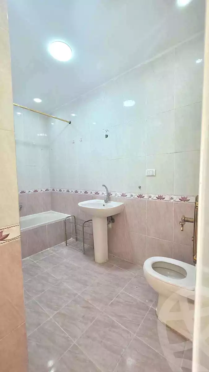 https://aqarmap.com.eg/ar/listing/7326061-for-sale-alexandria-sydy-bshr-sydy-bshr-bhry-gamal-abd-el-nasir-st