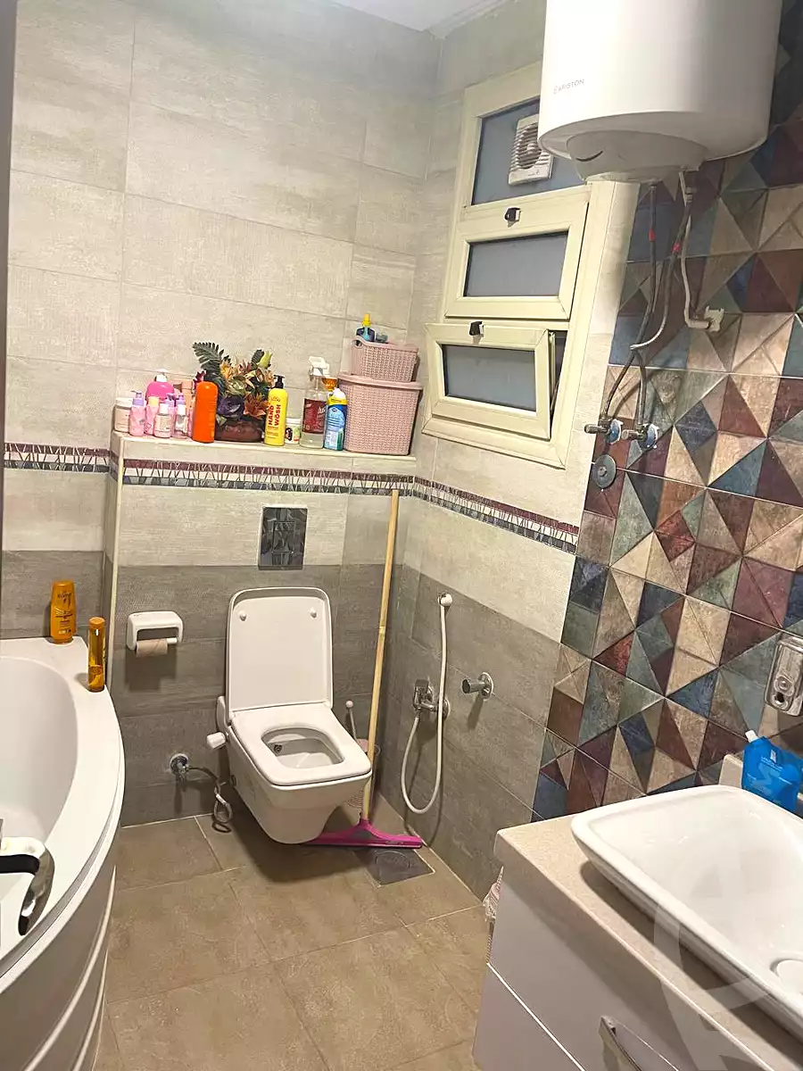 https://aqarmap.com.eg/ar/listing/7326765-for-sale-cairo-new-cairo-compounds-kmbwnd-lnkhyl