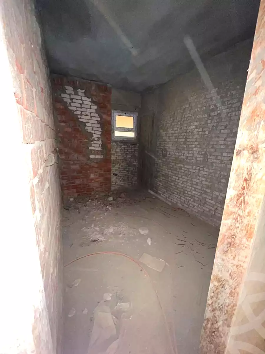 https://aqarmap.com.eg/en/listing/7326794-for-sale-cairo-new-cairo-compounds-dobat-el-modaraat-compound-deraa-misr