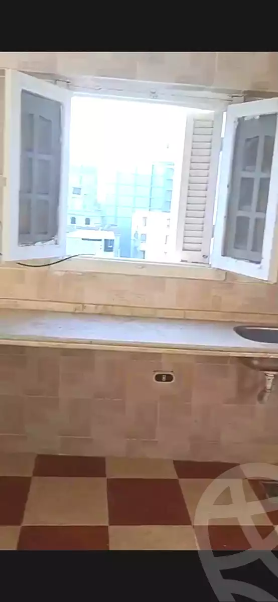 https://aqarmap.com.eg/ar/listing/7327044-for-sale-alexandria-al-agamy-lbytsh-el-hanafeya-st