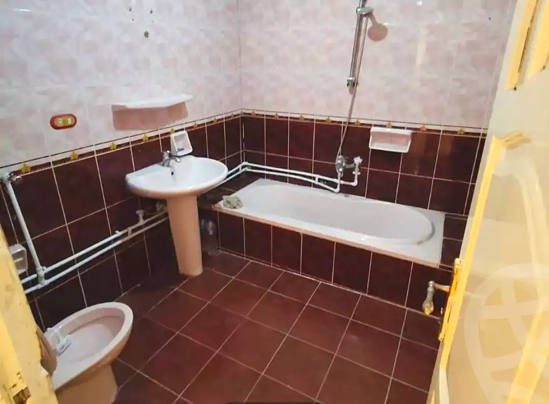https://aqarmap.com.eg/ar/listing/7331451-for-rent-alexandria-el-asafra-l-sfr-bhry