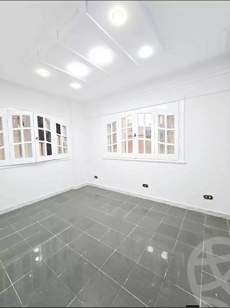 https://aqarmap.com.eg/ar/listing/7332355-for-sale-alexandria-al-agamy-shataa-el-nakheel