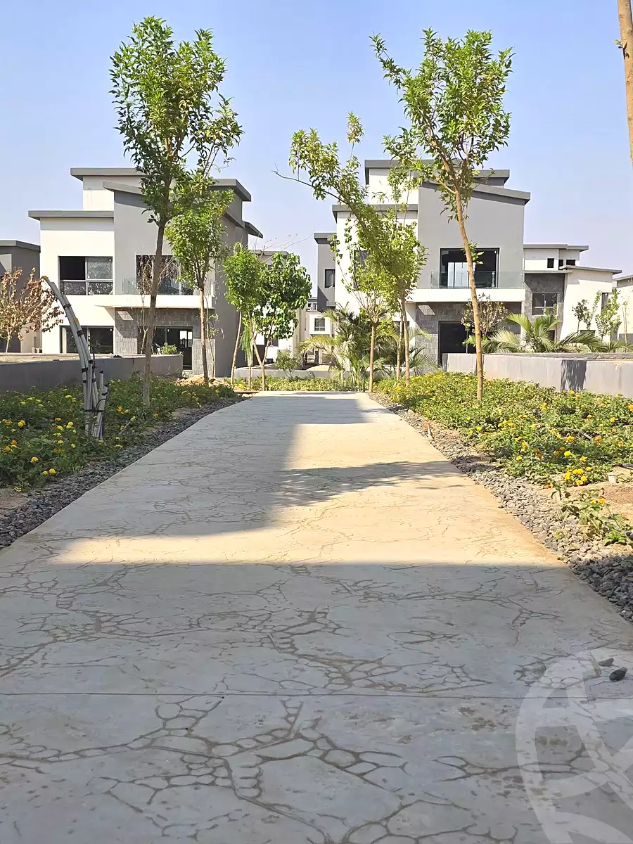 https://aqarmap.com.eg/ar/listing/7333411-for-sale-cairo-new-cairo-compounds-kmbwnd-kryk-twn-il-cazar