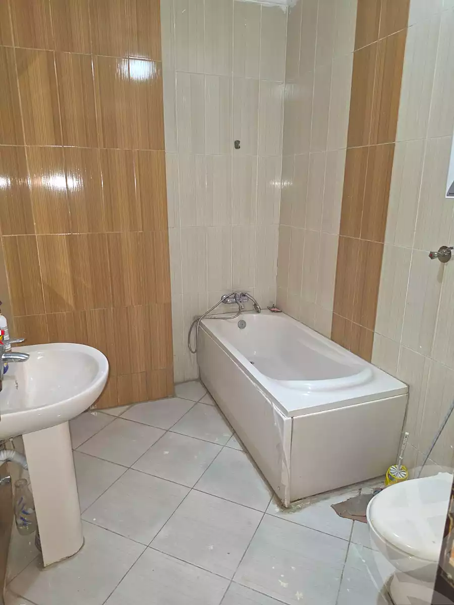 https://aqarmap.com.eg/en/listing/7333471-for-rent-cairo-new-cairo-el-ahyaa-fifth-neighborhood-street-35