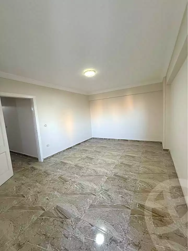 https://aqarmap.com.eg/ar/listing/7333848-for-sale-alexandria-el-asafra-l-sfr-bhry
