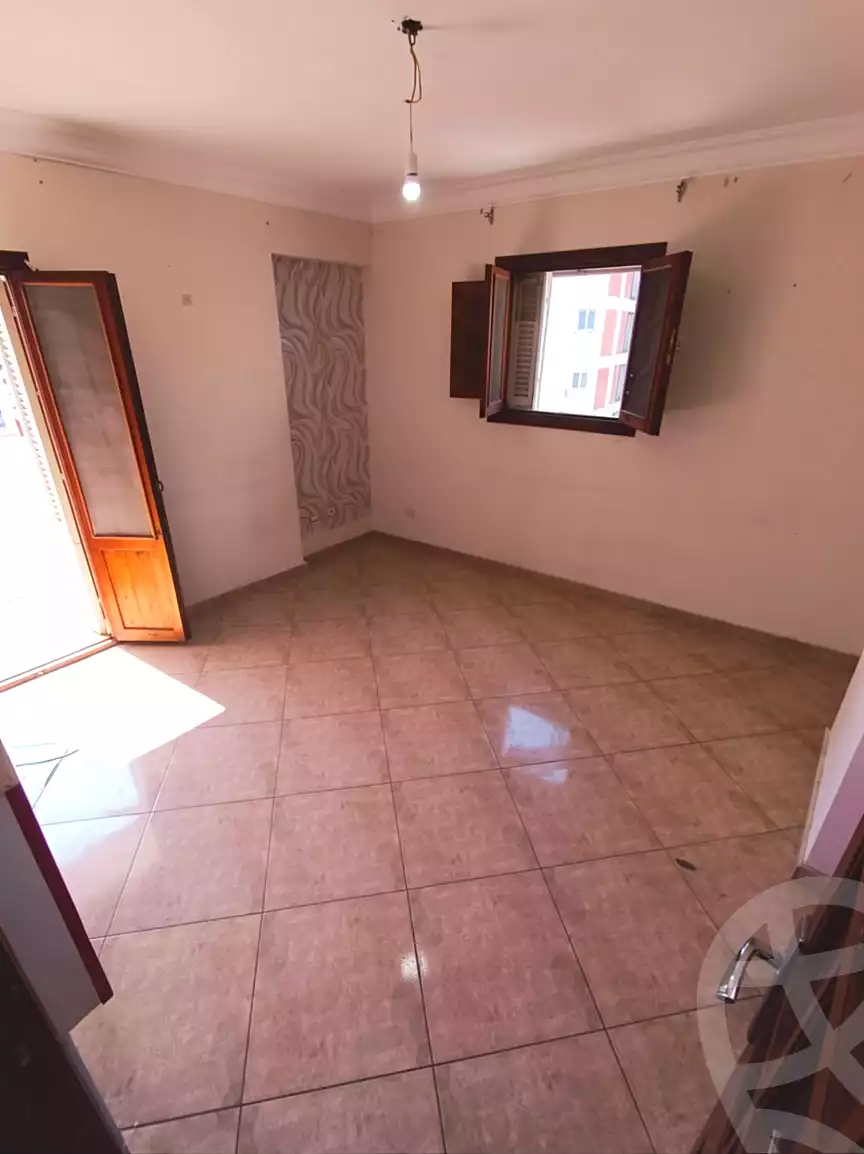 https://aqarmap.com.eg/ar/listing/7334362-for-sale-alexandria-sydy-bshr-sydy-bshr-bhry-gamal-abd-el-nasir-st