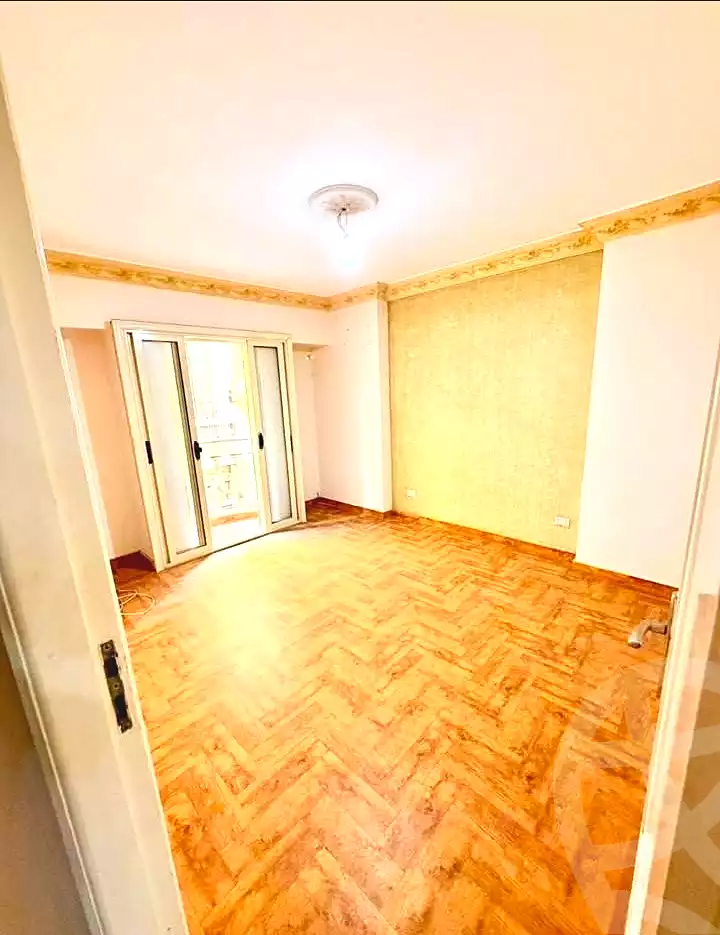 https://aqarmap.com.eg/en/listing/7334485-for-sale-alexandria-camp-cesar-port-said-street