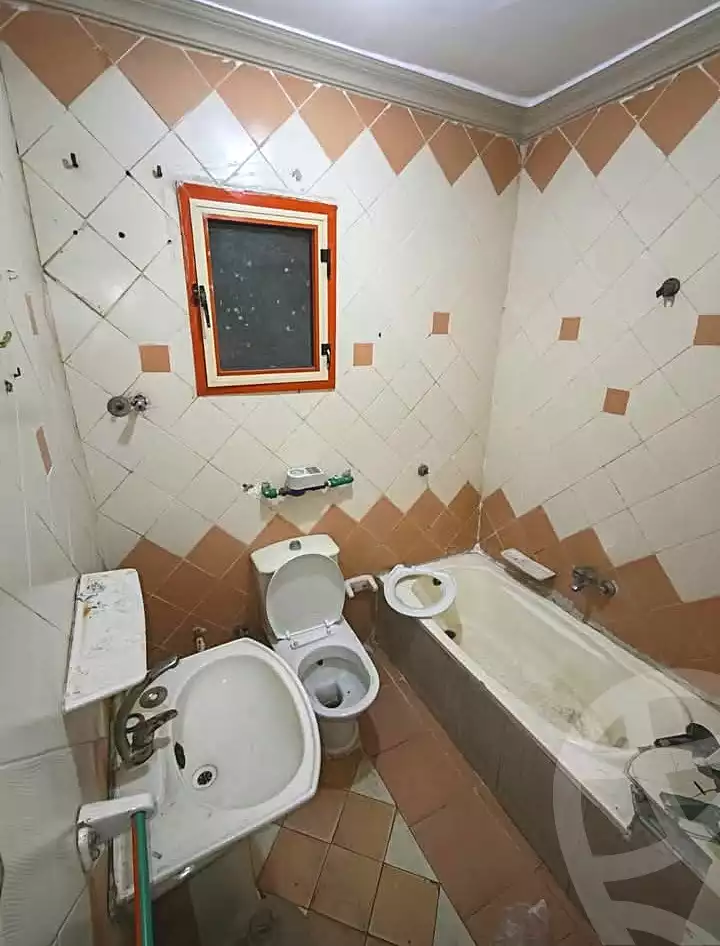 https://aqarmap.com.eg/en/listing/7334764-for-sale-alexandria-al-agamy-el-hanouvel-radwan-st