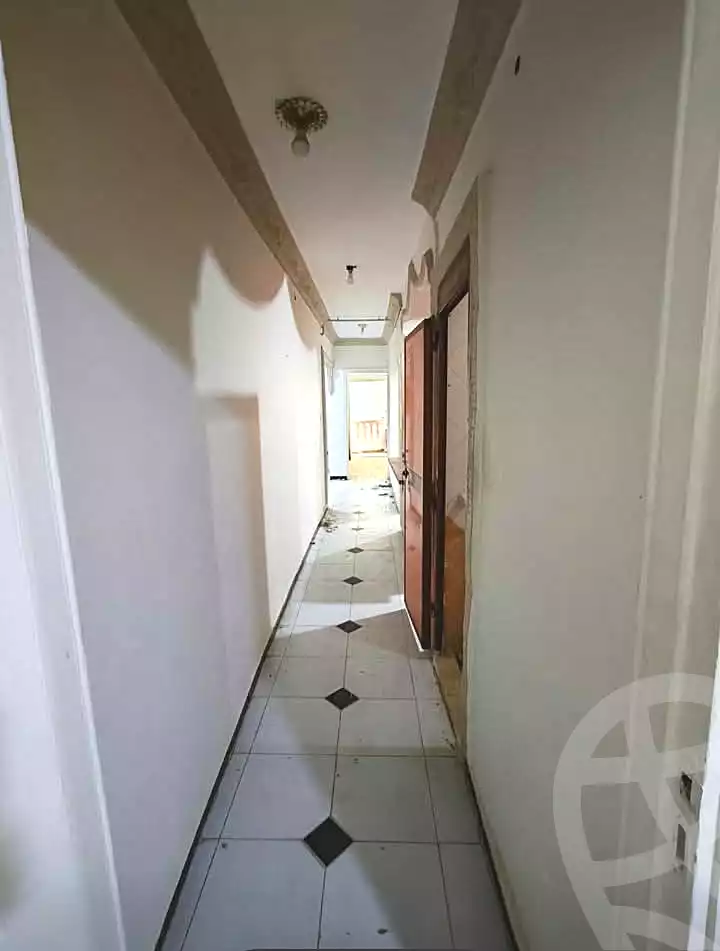 https://aqarmap.com.eg/en/listing/7334764-for-sale-alexandria-al-agamy-el-hanouvel-radwan-st