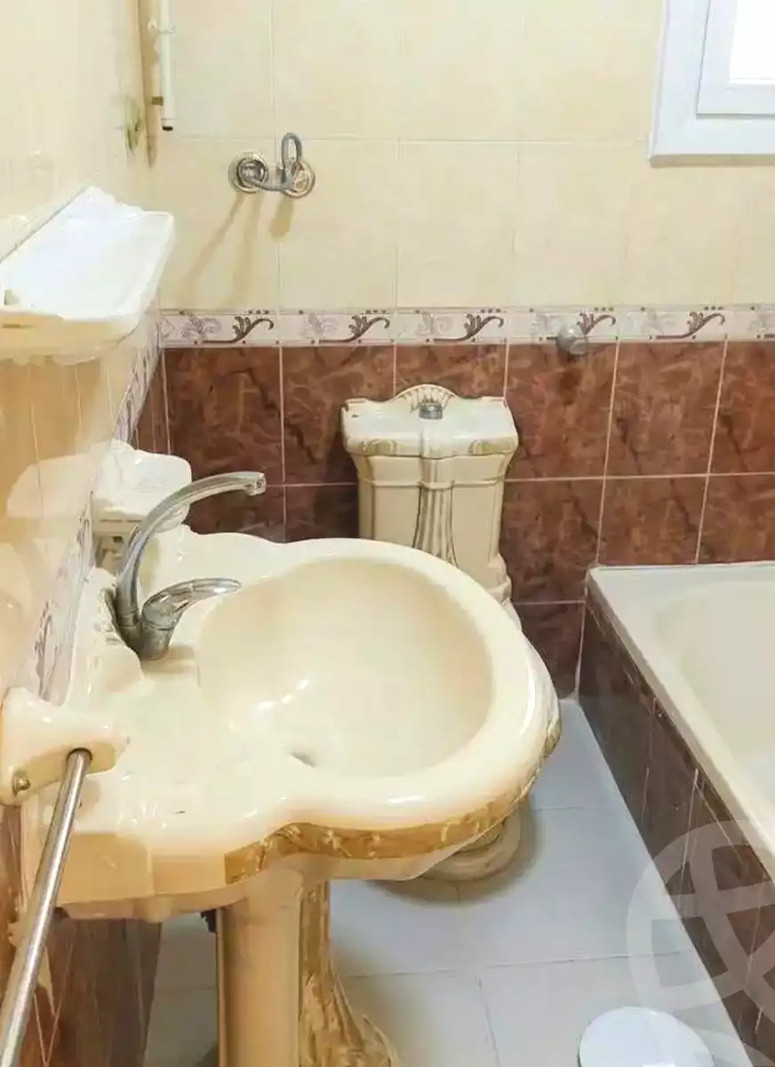 https://aqarmap.com.eg/ar/listing/7335170-for-sale-alexandria-sydy-bshr-sydy-bshr-bhry-ali-hipa-st