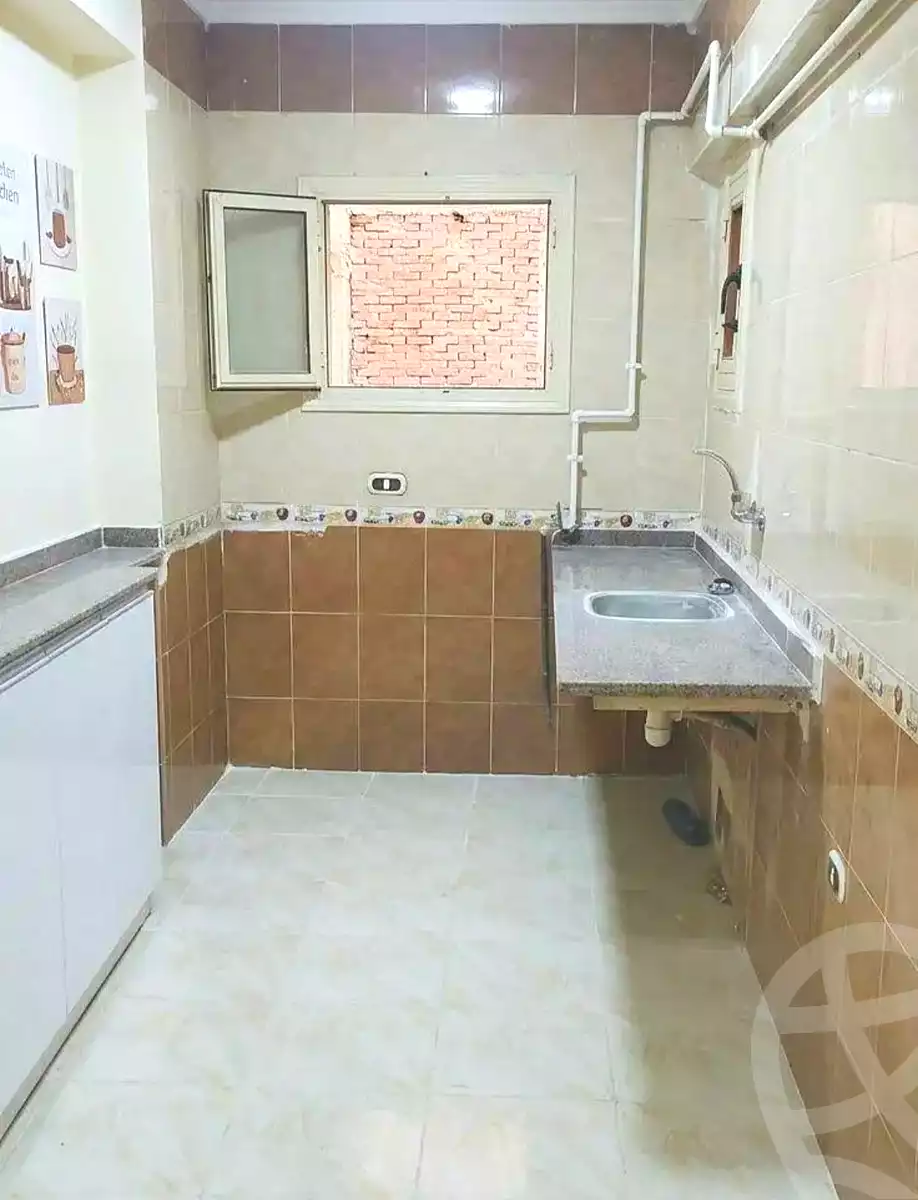 https://aqarmap.com.eg/ar/listing/7335170-for-sale-alexandria-sydy-bshr-sydy-bshr-bhry-ali-hipa-st