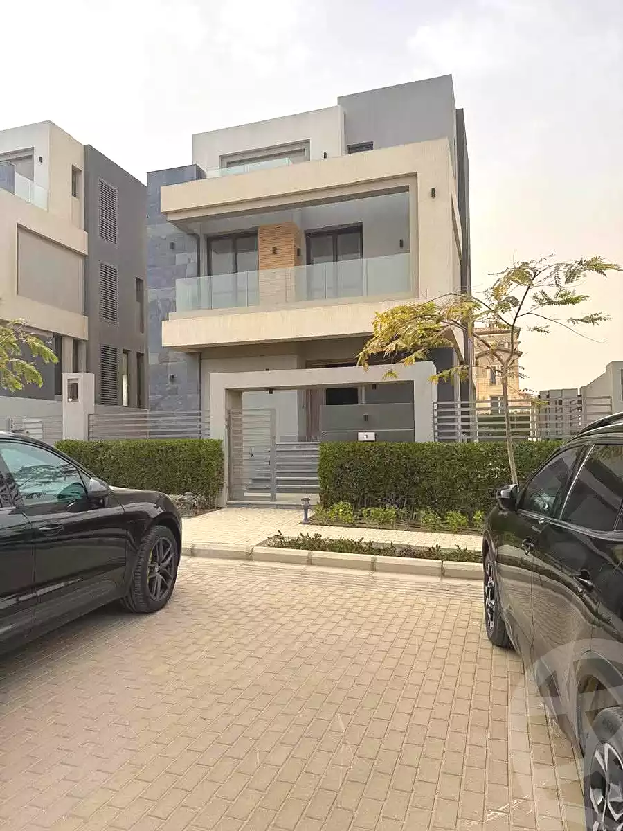 https://aqarmap.com.eg/ar/listing/7335807-for-sale-cairo-new-administrative-capital-r4-la-vista-city