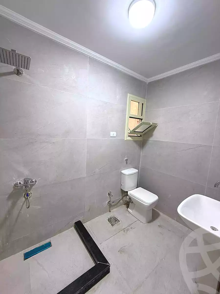 https://aqarmap.com.eg/ar/listing/7338030-for-sale-alexandria-sydy-bshr-sydy-bshr-bhry-shr-mhmwd-l-yswy