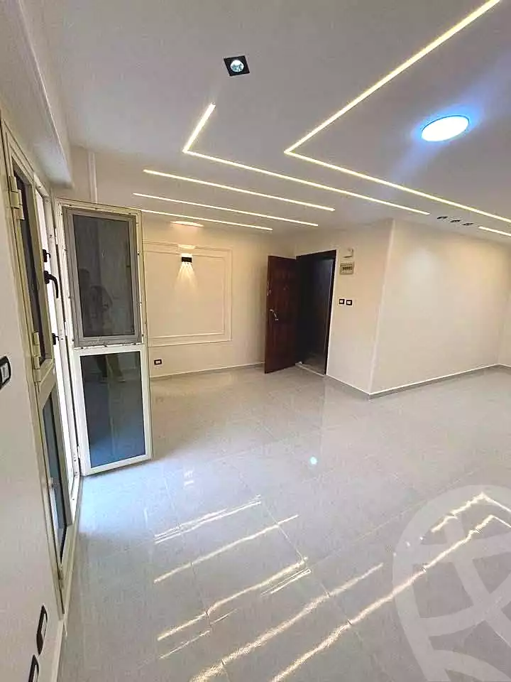 https://aqarmap.com.eg/ar/listing/7338311-for-sale-alexandria-sydy-bshr-sydy-bshr-bhry-amr-el-nogomy-st