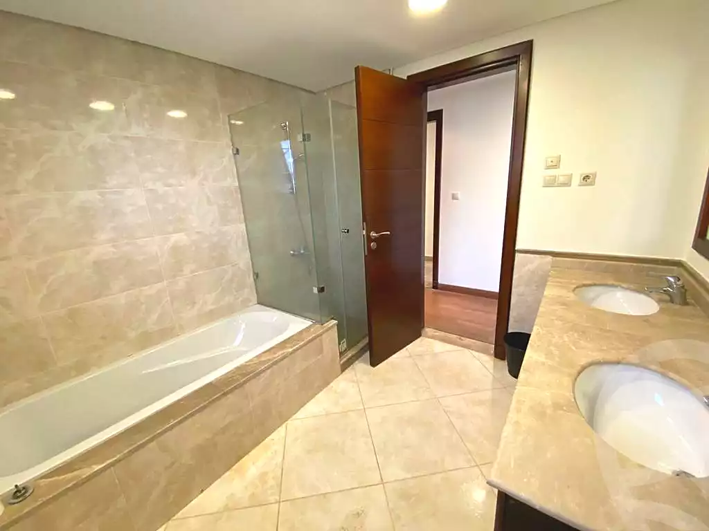 https://aqarmap.com.eg/ar/listing/7338825-for-sale-cairo-new-cairo-compounds-mivida-mivida-parcel