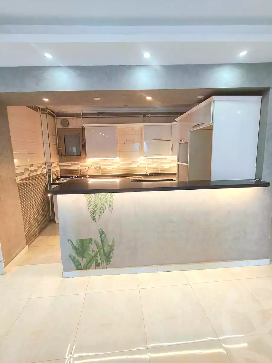 https://aqarmap.com.eg/ar/listing/7339416-for-sale-alexandria-sydy-bshr-sydy-bshr-bhry-shr-mhmwd-l-yswy